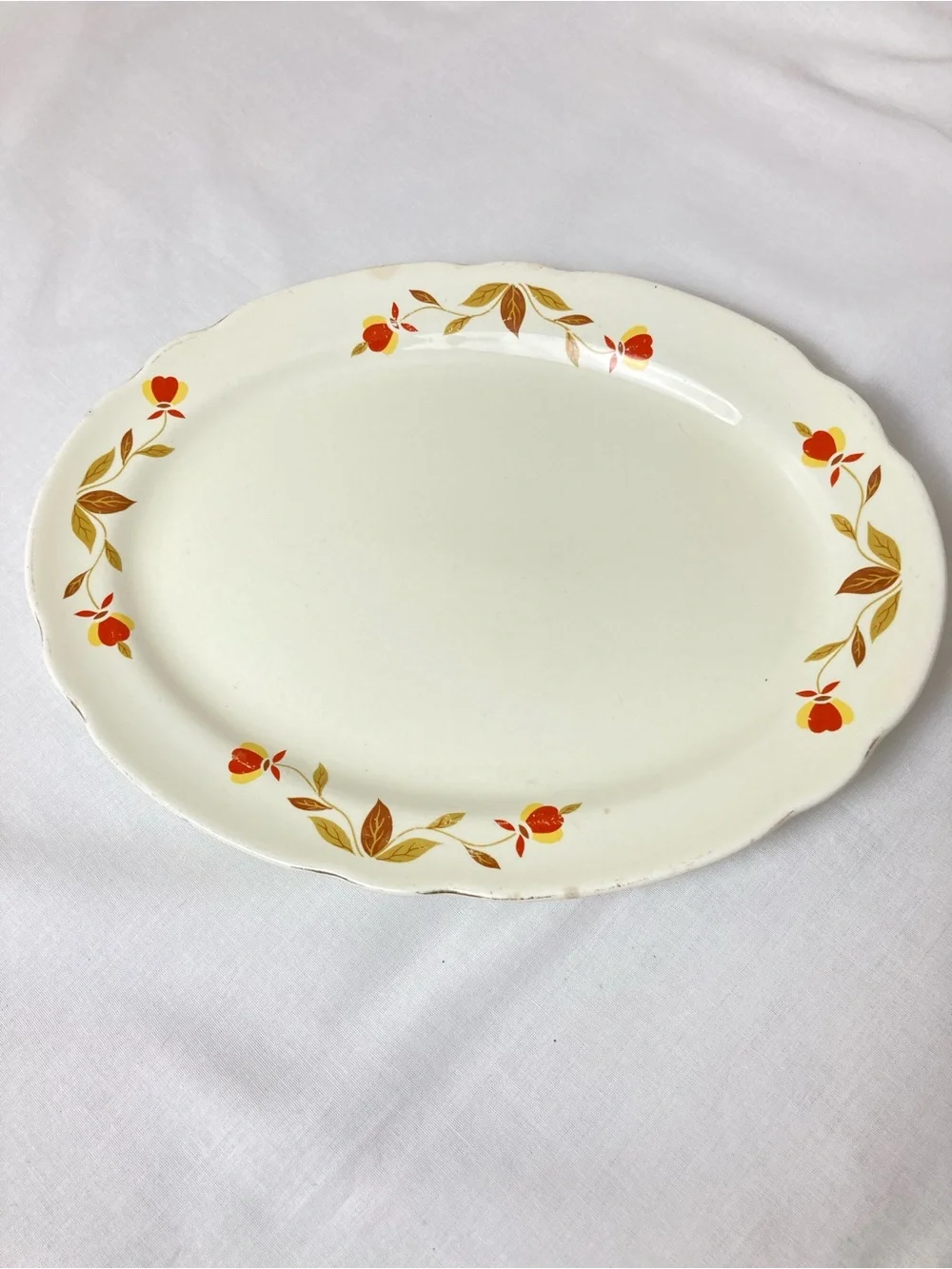 Vintage Jewel Tea Hall Autumn Leaf 11.5
